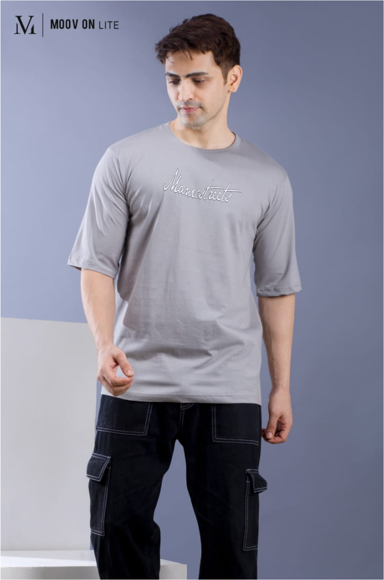 Manu Street Minimal Script Unisex T-Shirt – Soft Grey Streetwear Edition